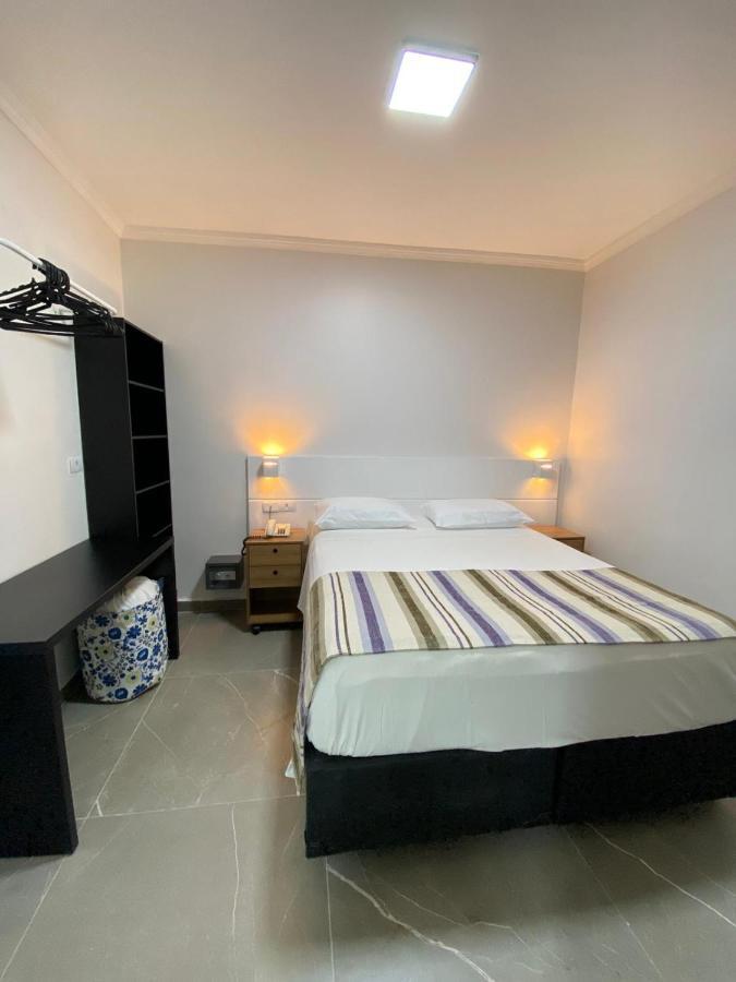 Flat - Acomoda Ate 4 Hospedes - Bairro Do Gonzaga - Santos Sp Dış mekan fotoğraf