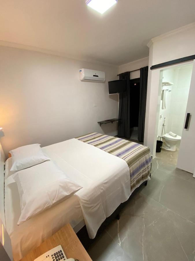Flat - Acomoda Ate 4 Hospedes - Bairro Do Gonzaga - Santos Sp Dış mekan fotoğraf