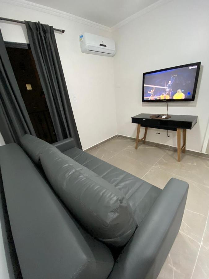 Flat - Acomoda Ate 4 Hospedes - Bairro Do Gonzaga - Santos Sp Dış mekan fotoğraf