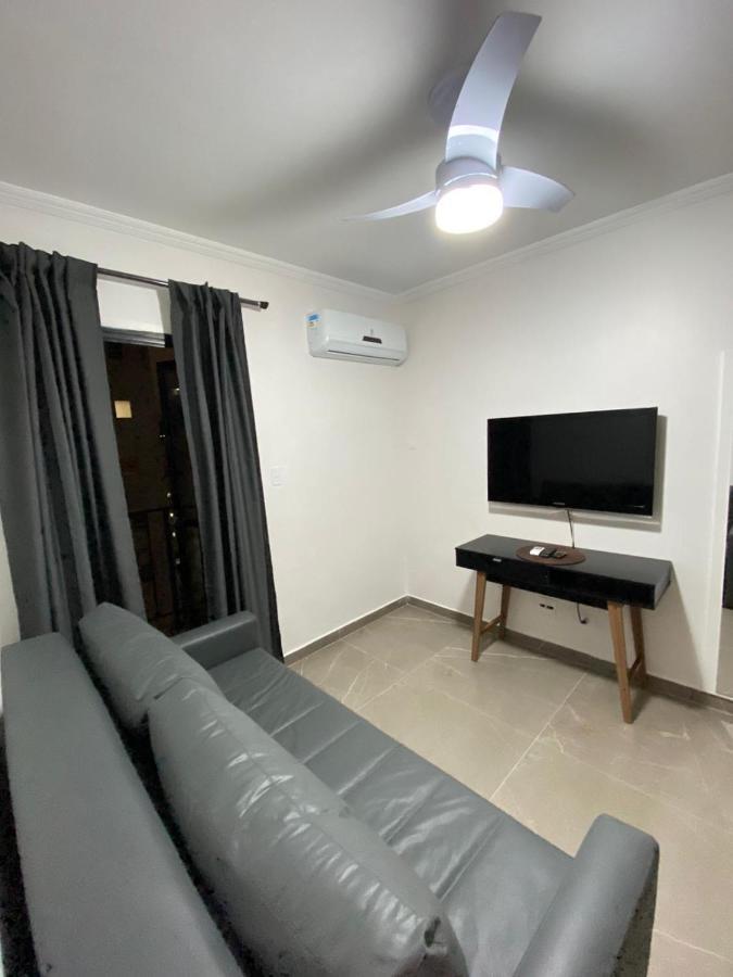 Flat - Acomoda Ate 4 Hospedes - Bairro Do Gonzaga - Santos Sp Dış mekan fotoğraf